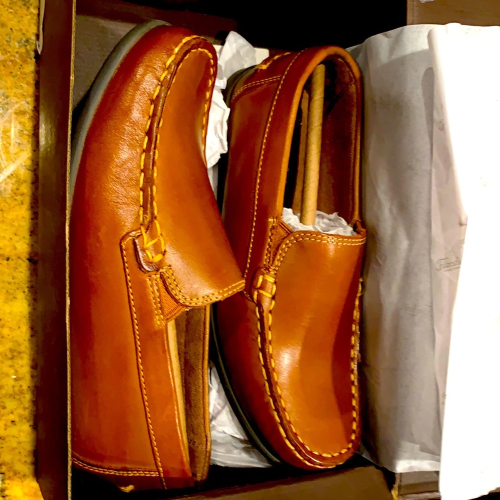 Brand new Florsheim boys loafers 2M